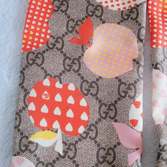 Authentic Gucci Les Pommes GG Apples silk Neck bow Twilly Scarf  multicolor - Picture 11 of 16